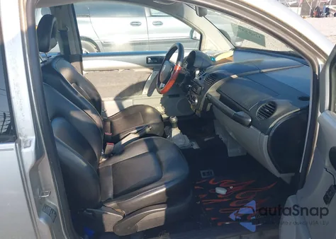 2000 Volkswagen New Beetle Gls from USA, damaged, VIN 3VWCA21C1YM447053